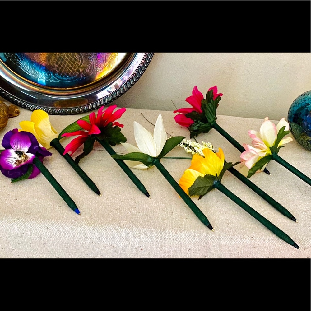 HANDMADE FLOWER PEN